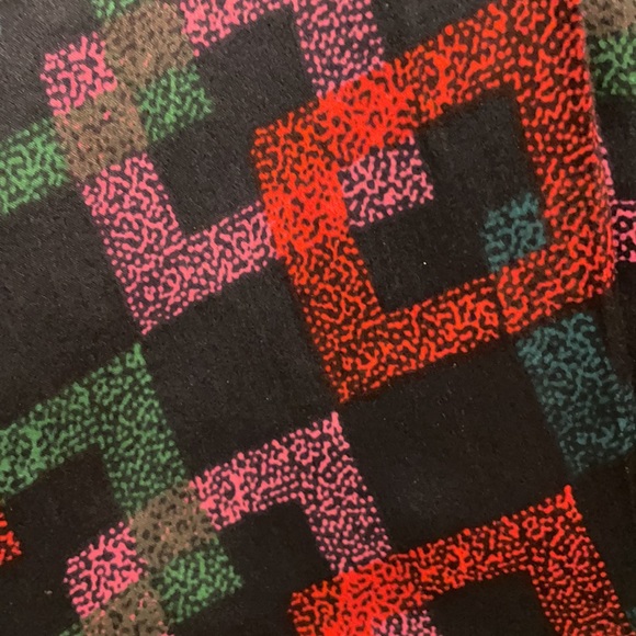 Geometric Patterned 💯 Silk top by Trovata - Picture 8 of 11